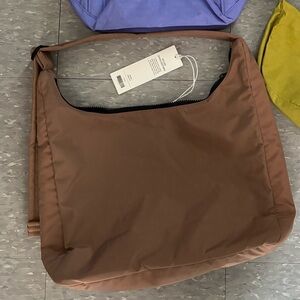 NWT nylon shoulder bag in cocoa